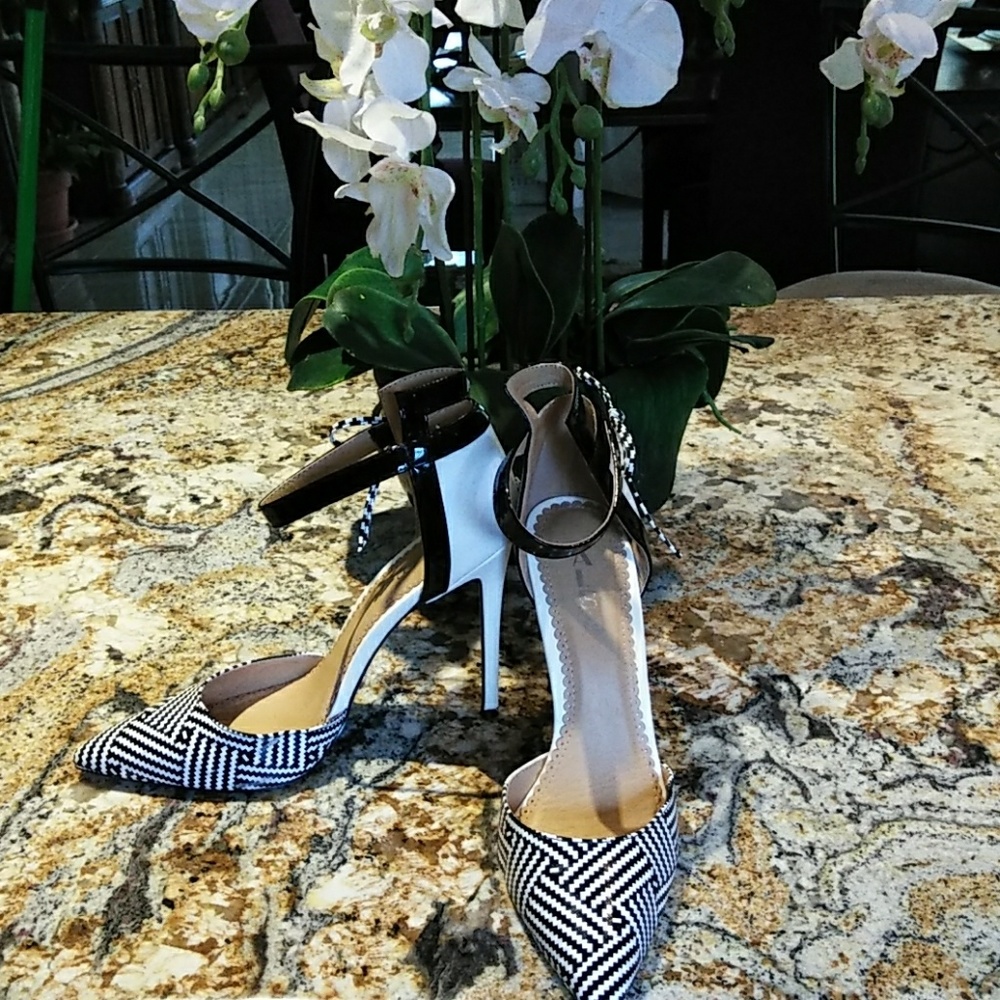 Shoes - Picture 2 of 4